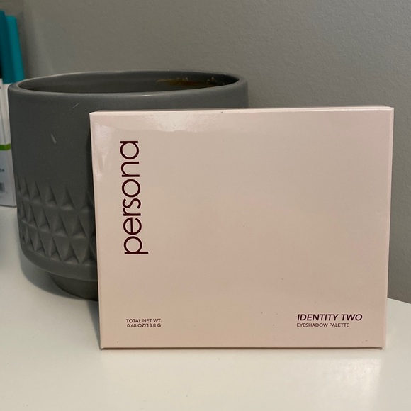 Persona Cosmetics Identity Two Eyeshadow Palette - Picture 2 of 4